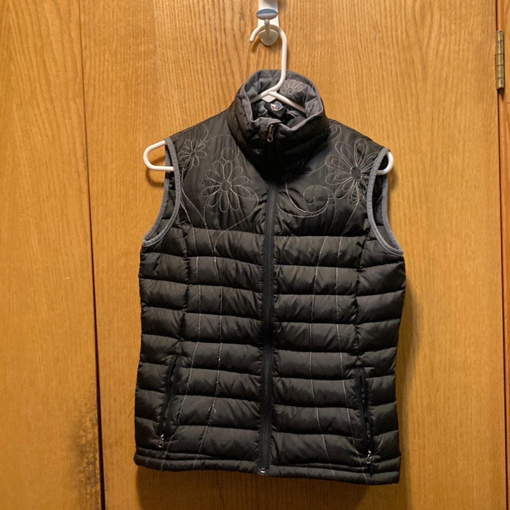 Kuhl 90% goose down filling vest with embroidered detail- size small
